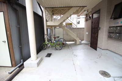 【エントランス】 | ハイツ宏栄 | 落ち着いたエントランスです