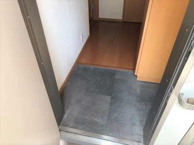 【玄関】 | LEFKO PERISTERI