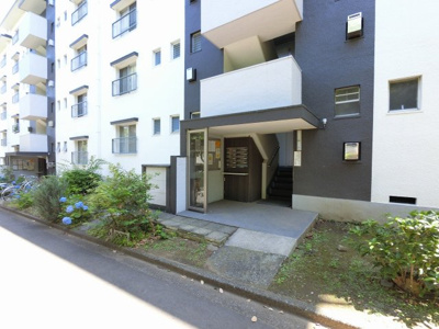 【エントランス】 | 片倉台団地3街区8号棟