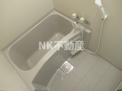 【浴室】 | クラージュ・ハイツ（東花園賃貸） | きれいなお風呂です