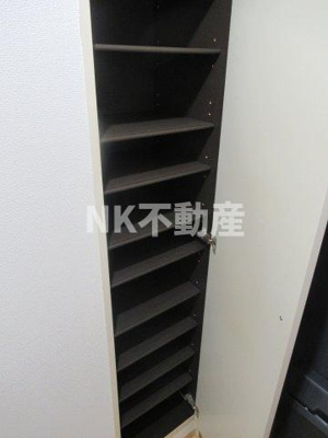 【玄関】 | クラージュ・ハイツ（東花園賃貸） | シューズボックスです