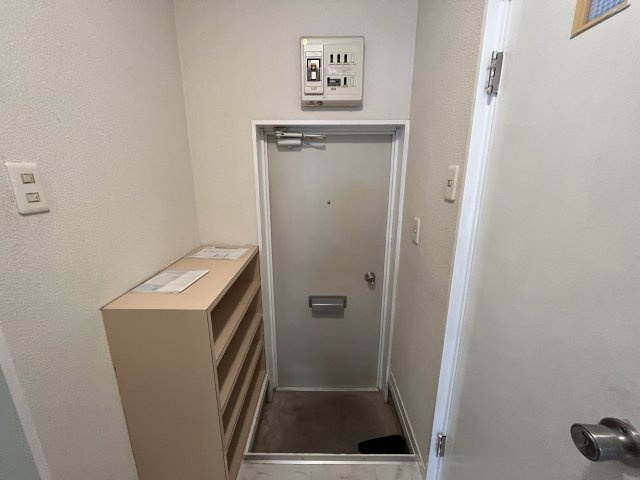 エレガンス天満の玄関