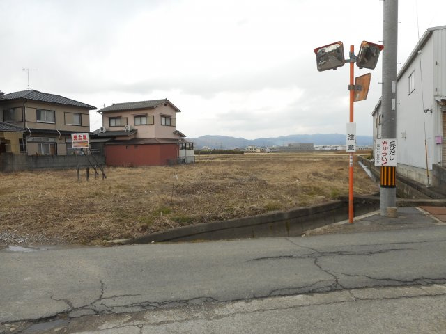 和歌山市布施屋・土地・56422の前面道路含む現地写真