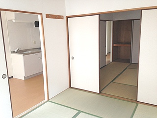 ロイヤルコーポ西明石の和室