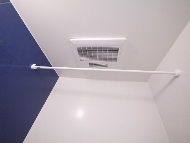 サンシャイン（西九条町）の設備|お風呂には浴室乾燥機もついてます。