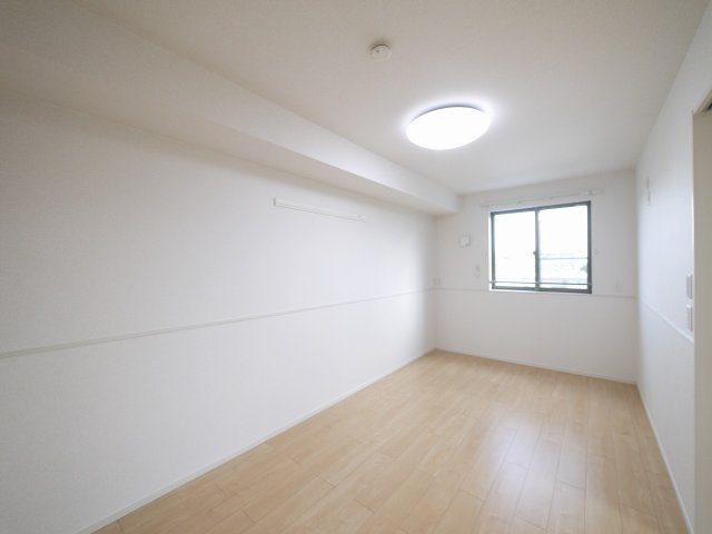 サンシャインの寝室|落ち着いて過ごせるお部屋なので、寝室にいかがでしょうか