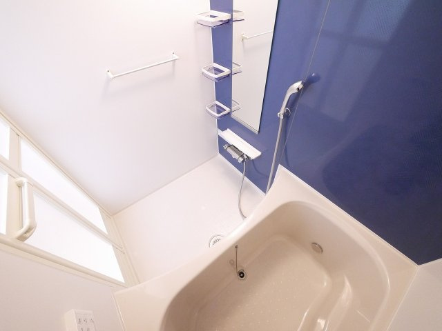 サンシャイン（西九条町）の浴室|きれいなお風呂です