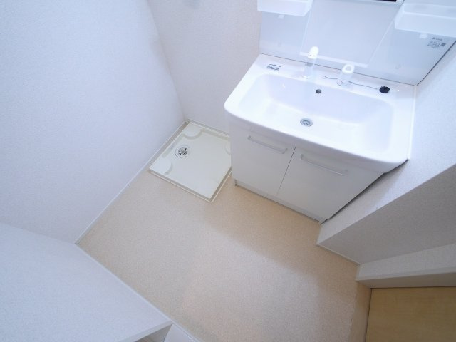 サンシャイン（西九条町）の洗面所|忙しい朝には欠かせない洗面所です