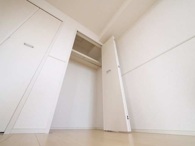 サンシャイン（西九条町）の収納|こまごまとしたものを収納できそうですね