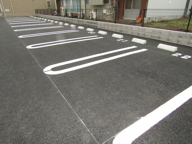 ミル・フランの駐車場