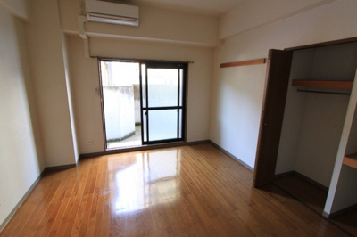 【寝室】 | エスポワール