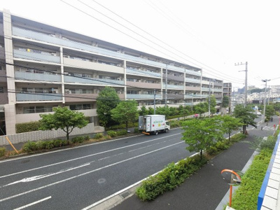 【外観】 | ライオンズたまプラーザ美しの森 | 東急田園都市線「たまプラーザ」駅徒歩10分と好立地。