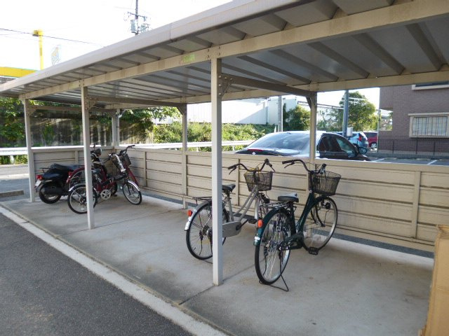 ロマンシェのその他共用部分|自転車置き場