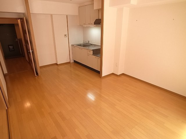 天神通弐番館の居間・リビング