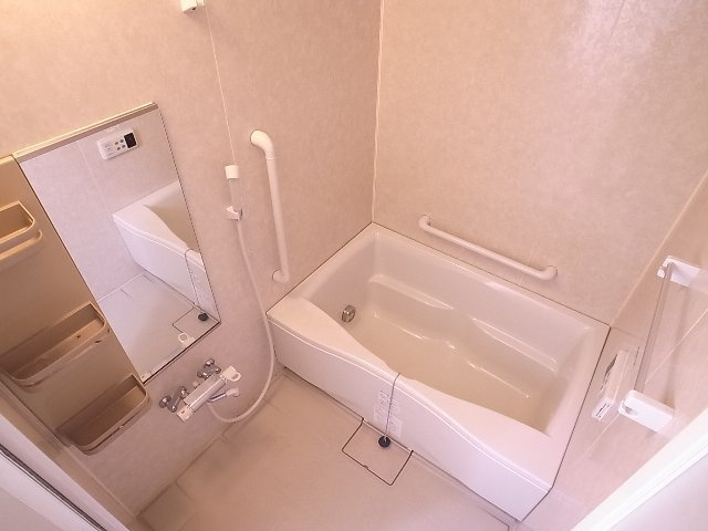 天神通弐番館の浴室|広いお風呂