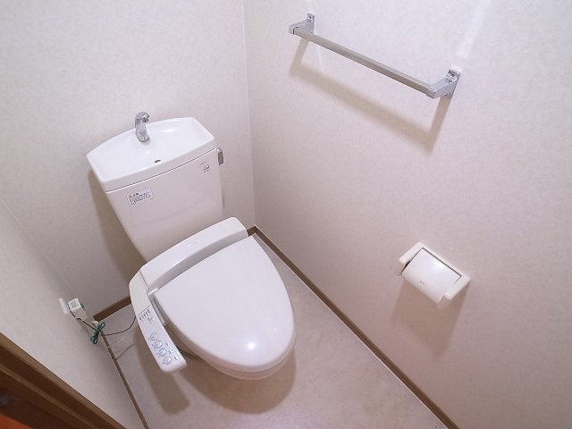 天神通弐番館のトイレ|ウォシュレット完備♪