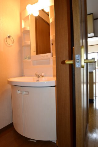 【洗面所】 | メゾンしんとみ