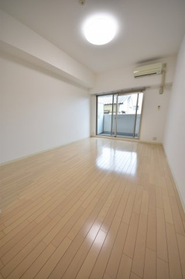 【居間・リビング】 | willDo三宮イースト