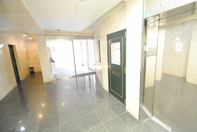 朝日プラザ久留米Ⅱのエントランス|同物件類似写真