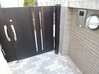 【セキュリティ】 | 神無月 | オートロックゲート