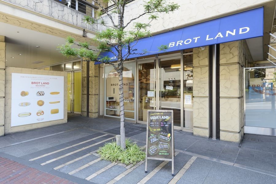 天神プレイスウエストの周辺|天神プレイス ウエスト（2LDK）　敷地内で営業しているパン屋さん