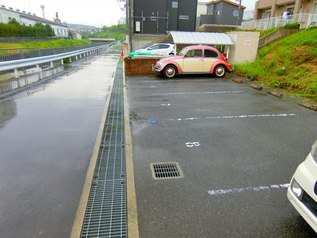 ルチャーマⅡの駐車場