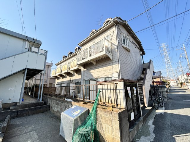シャルマンハウス中神の外観