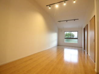 【内装】 | Garage_ELLE（ガレージエル）