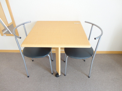 【設備】 | 太子堂 | ☆折り畳み式テーブル＆椅子２脚☆