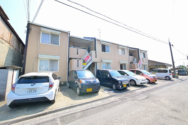 サンハイツ（美濃庄町）の駐車場|駐車スペースもあります