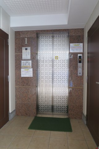 インパレスイマザトのロビー