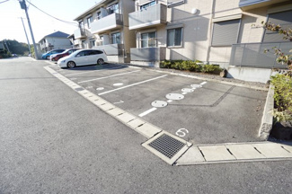 【駐車場】