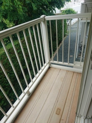 サバービアヨシヨ Ａのバルコニー|お洗濯物もしっかり干せます！