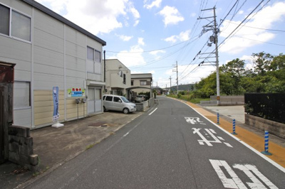 【外観】 | 木津川市加茂町里東大間田　倉庫 | 《前道》北西約7ｍ　接面約11ｍ