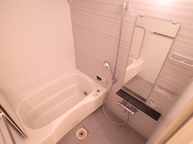 Ｓ－ＦＯＲＴ警固タワーの浴室