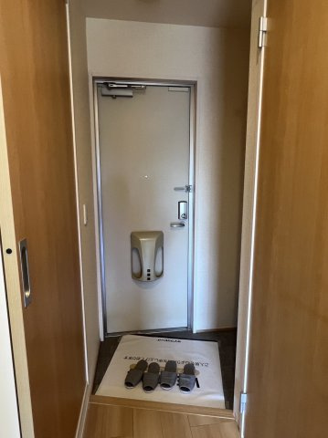コンフォールの玄関