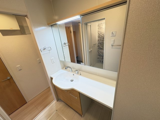 コンフォールの独立洗面台