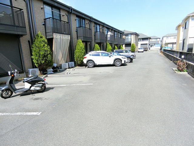 絹の道の駐車場