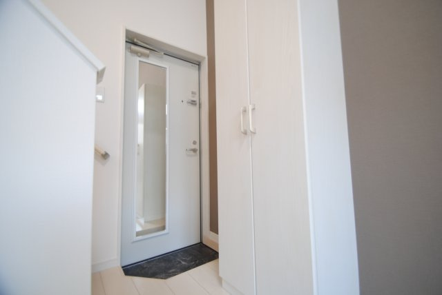 NEOCREST（ネオクレスト）の玄関