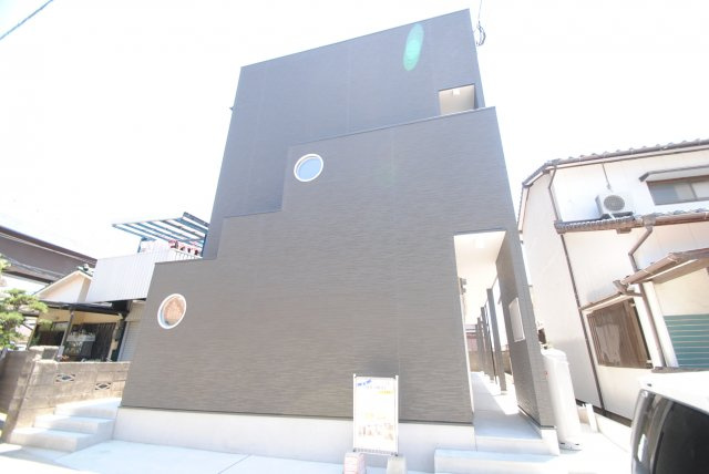 NEOCREST（ネオクレスト）