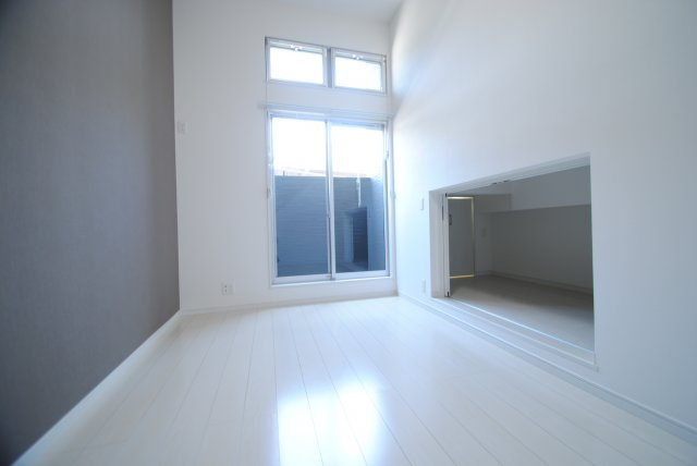 NEOCREST（ネオクレスト）の居間・リビング