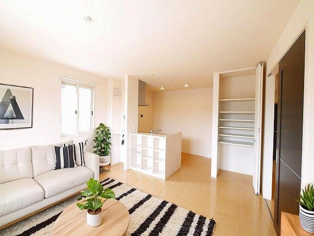 calme villageさいおんじの居間・リビング|CGで家具等を配置したもので家具等は含まれません