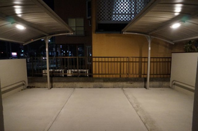 【その他共用部分】 | スタシオン戸田公園 | 入居者様が余裕をもって使用できる自転車置場です。