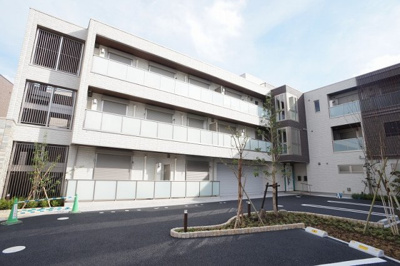 【外観】 | スタシオン戸田公園 | 日中は物静かであるながらも存在感ある堂々とした建物です。