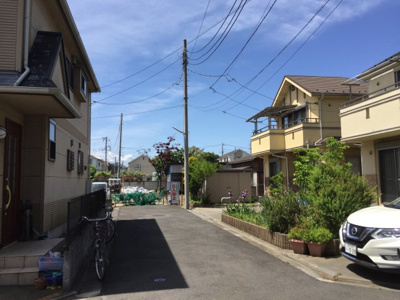 【前面道路含む現地写真】 | 小平市小川町1丁目・中古住宅 | 前面道路含む現地写真です