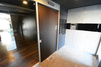 【エントランス】