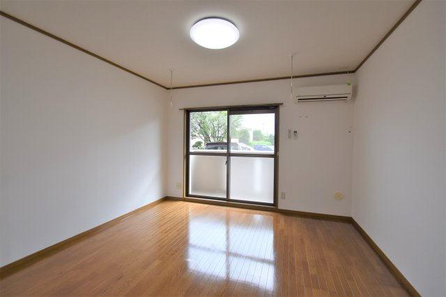 【居間・リビング】 | ガーデンクレストⅡ