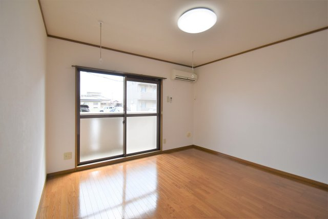 【居間・リビング】 | ガーデンクレストⅡ