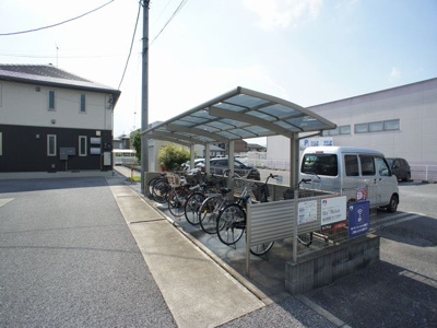 【その他共用部分】 | ピコロモンドA | 屋根付きの駐輪場があります♪