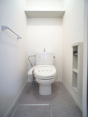 【トイレ】 | ピコロモンドA | 温水洗浄暖房便座機能付きです♪